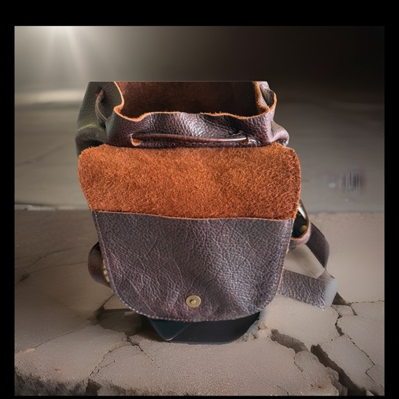 Portland Leather Bucket Backpack In Nutmeg Brown Leather_Pre-Loved EUC HTF - Picture 3 of 7